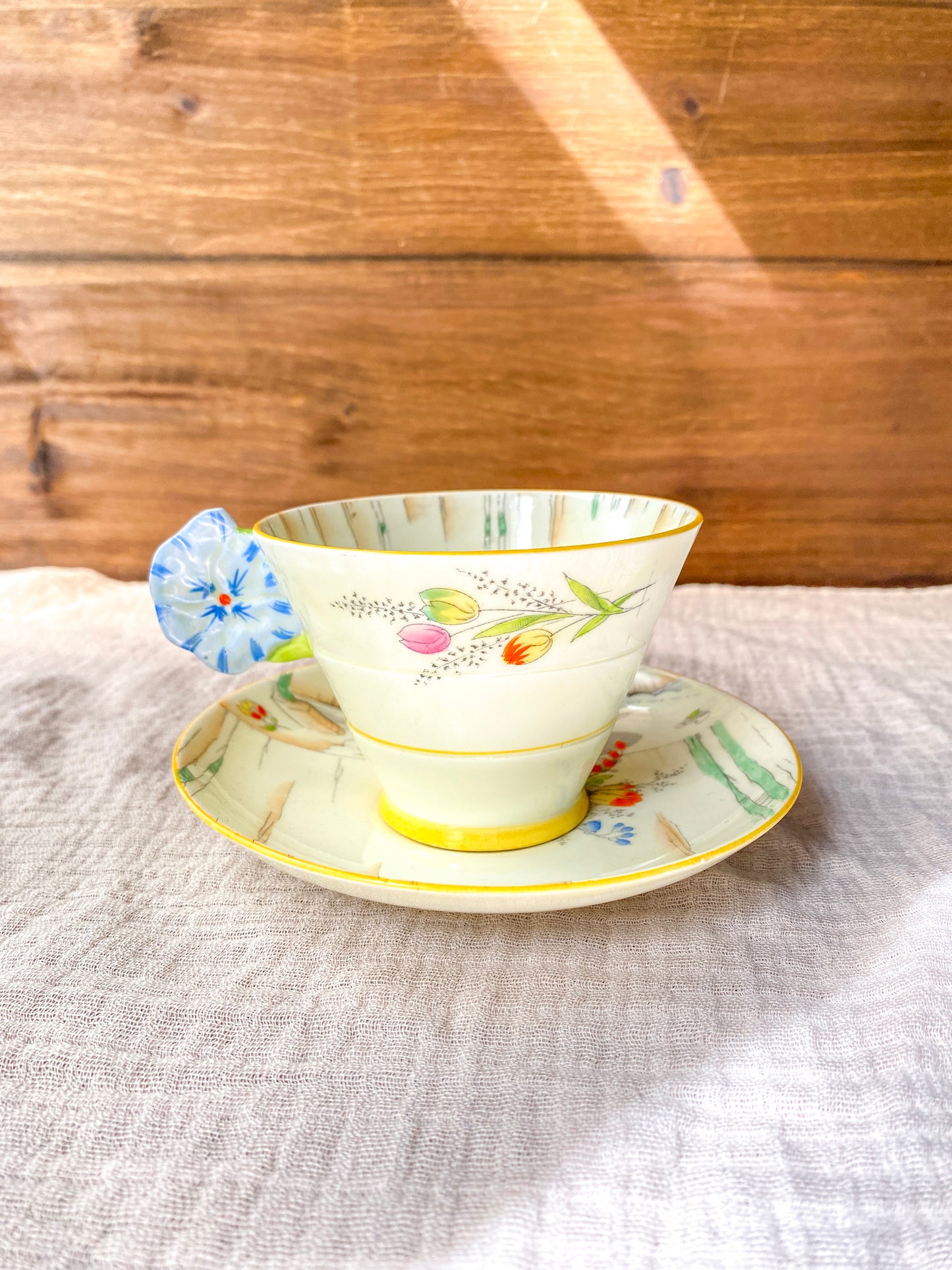 Star Paragon Salon Hand Painted Art Deco Flower Handle Teacup & Saucer Set