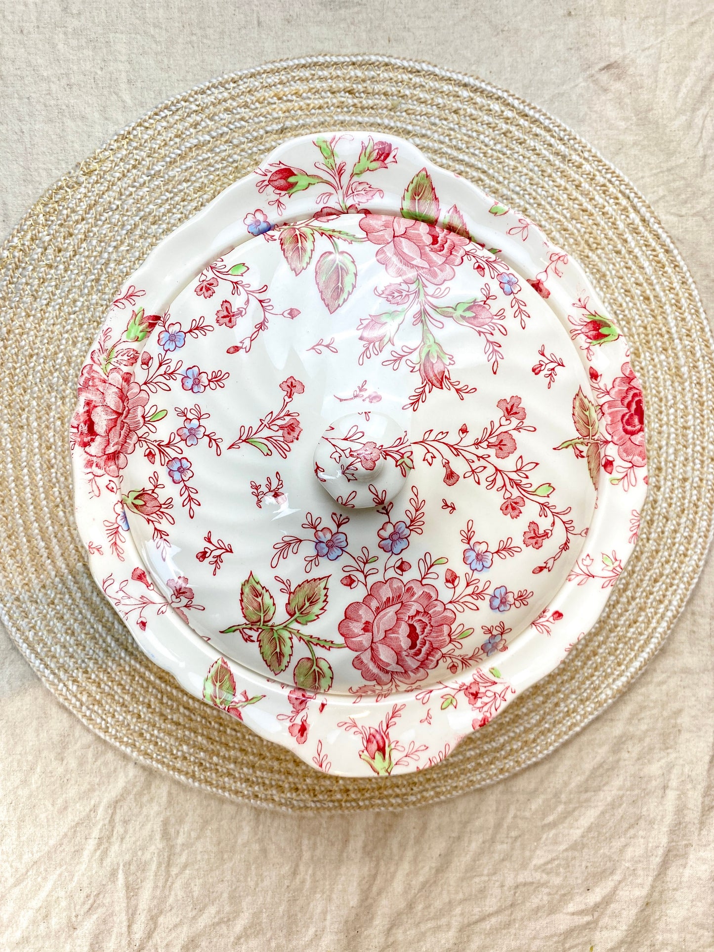 Vintage Johnson Brothers Rose Chintz Round Covered Vegetable