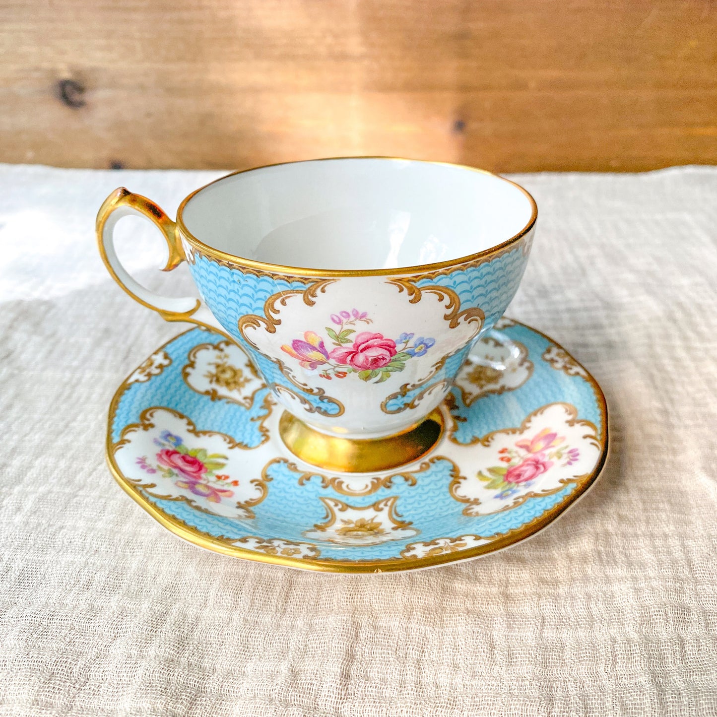 Vintage Queen Anne Lady Eleanor Fine Bone China Teacup & Saucer Set