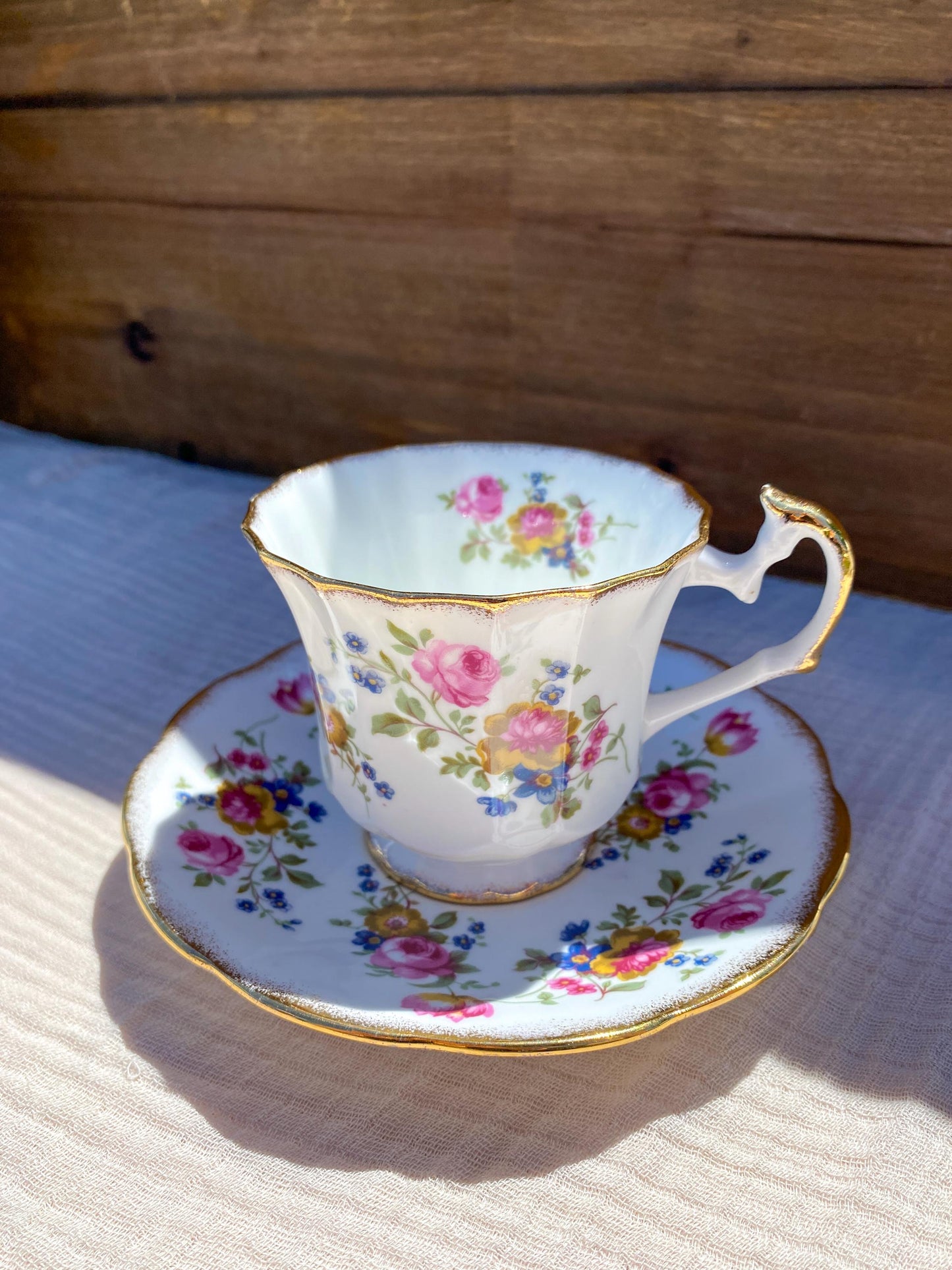 Vintage Elizabethan White & Gold Roses Teacup and Saucer