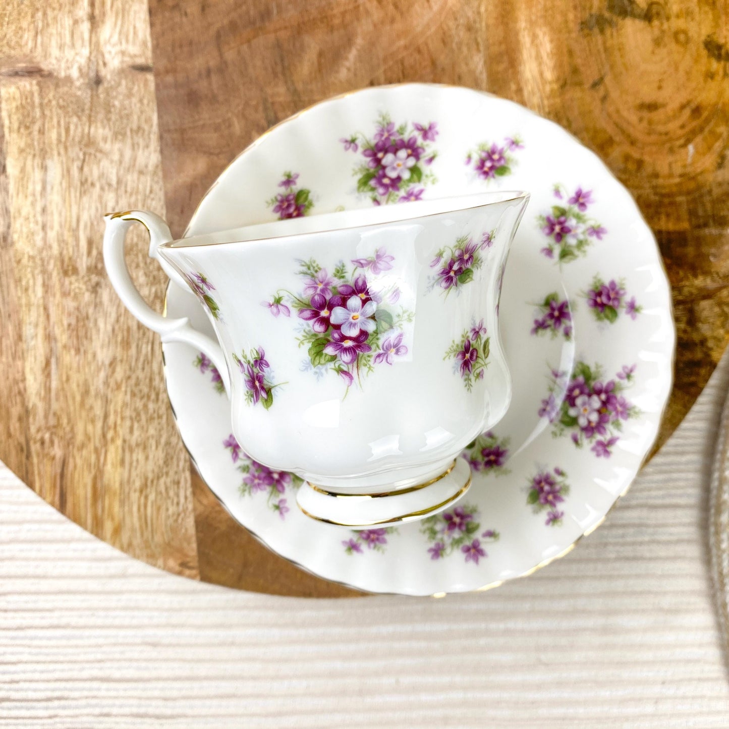 Royal Albert Sweet Violets Bone China Teacup & Saucer Set