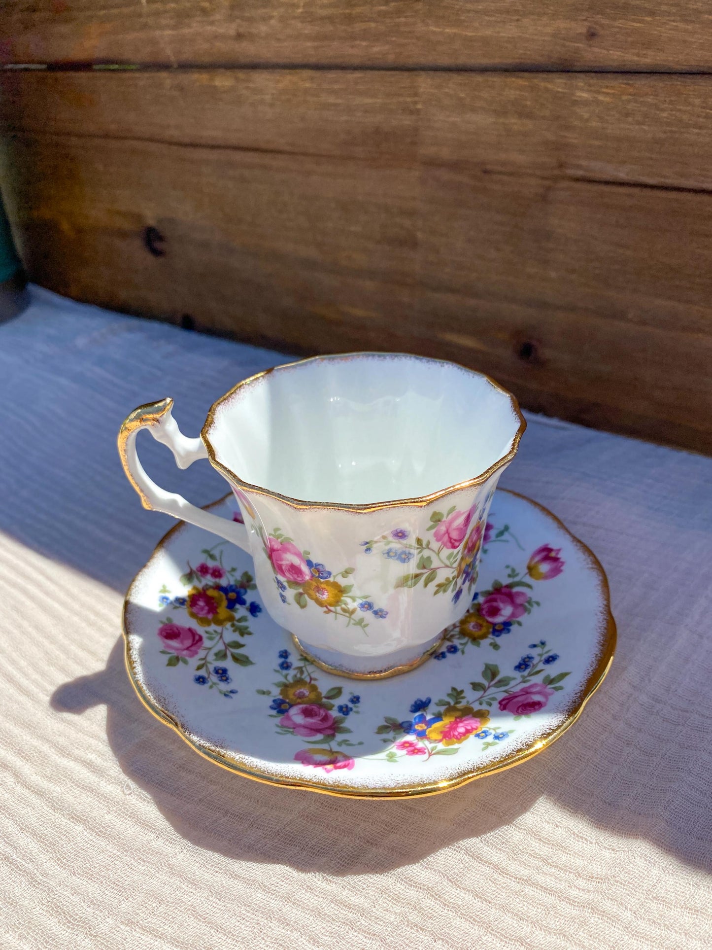 Vintage Elizabethan White & Gold Roses Teacup and Saucer