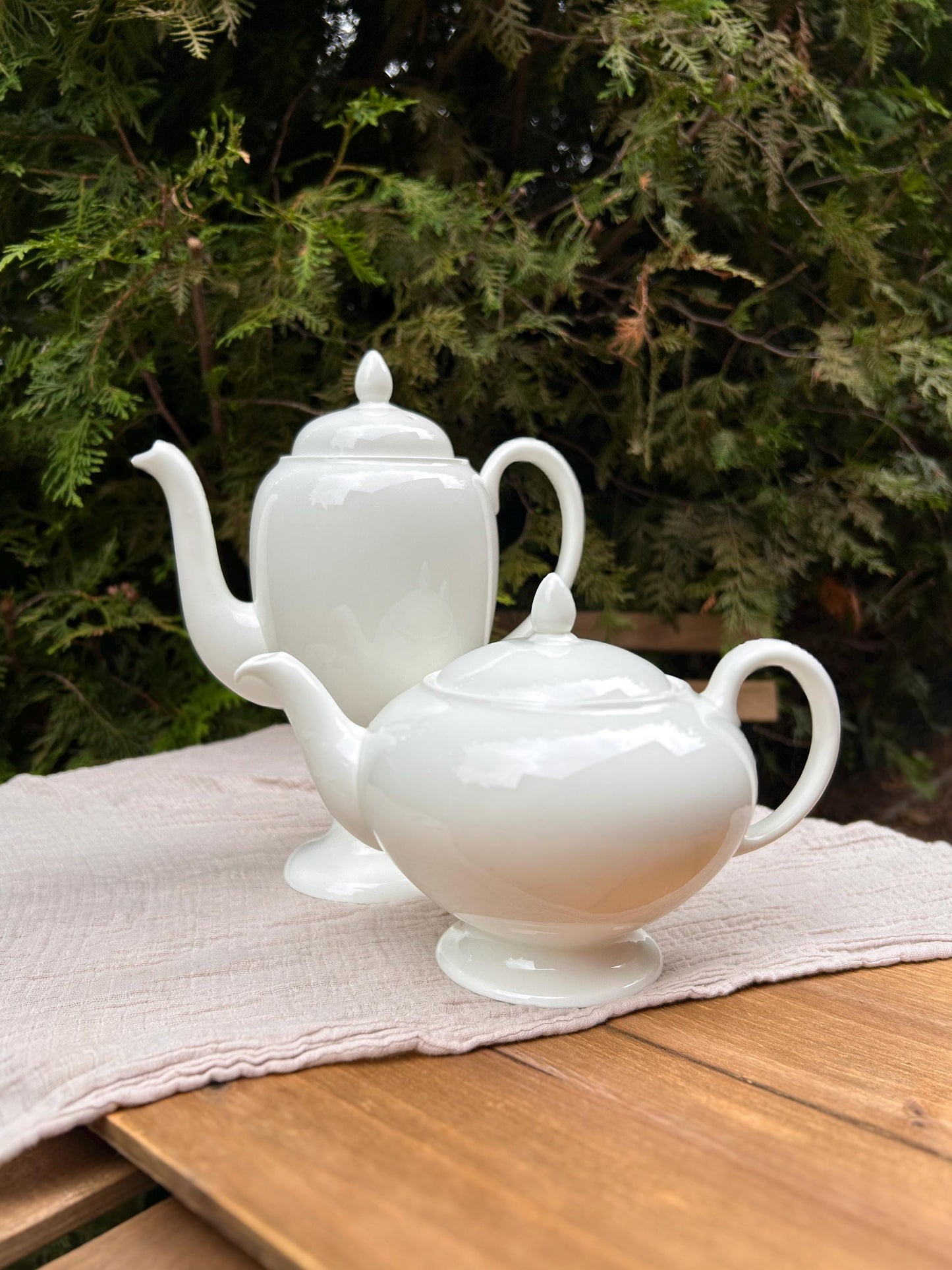 Wedgwood White Bone China Tea Pot and Coffee Pot Selection