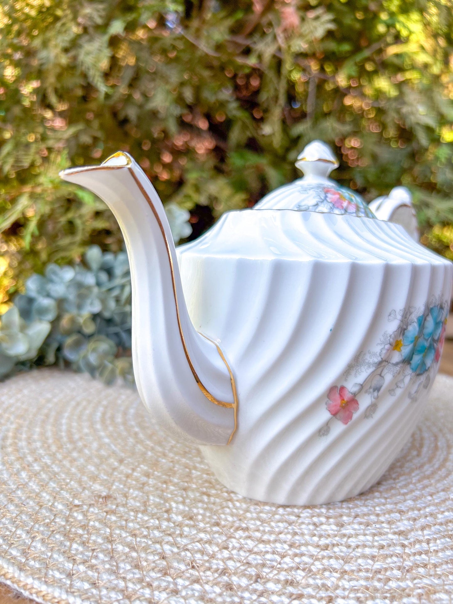 Vintage Aynsley Primula Tea Pot White Bone China England 1290