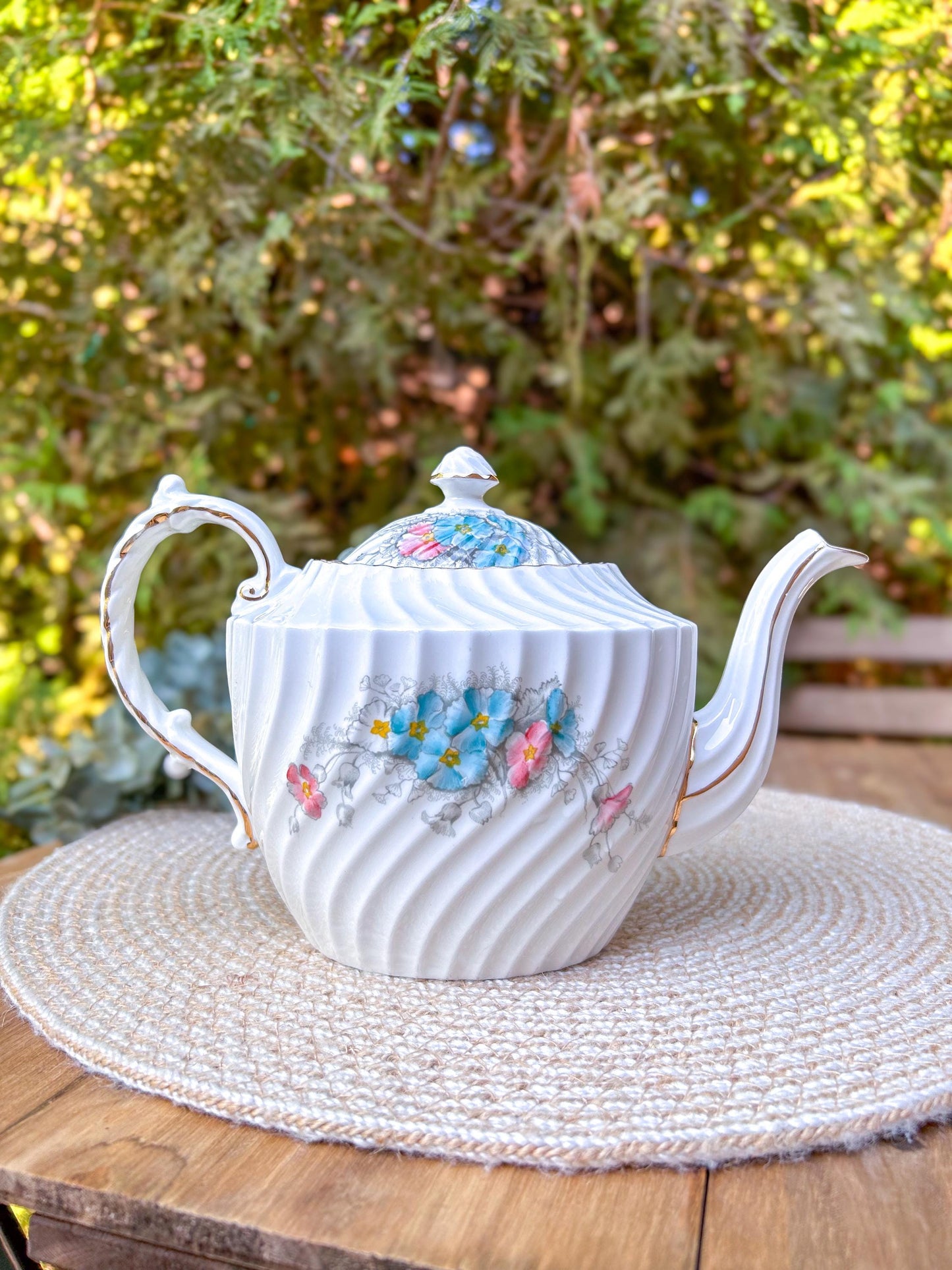 Vintage Aynsley Primula Tea Pot White Bone China England 1290