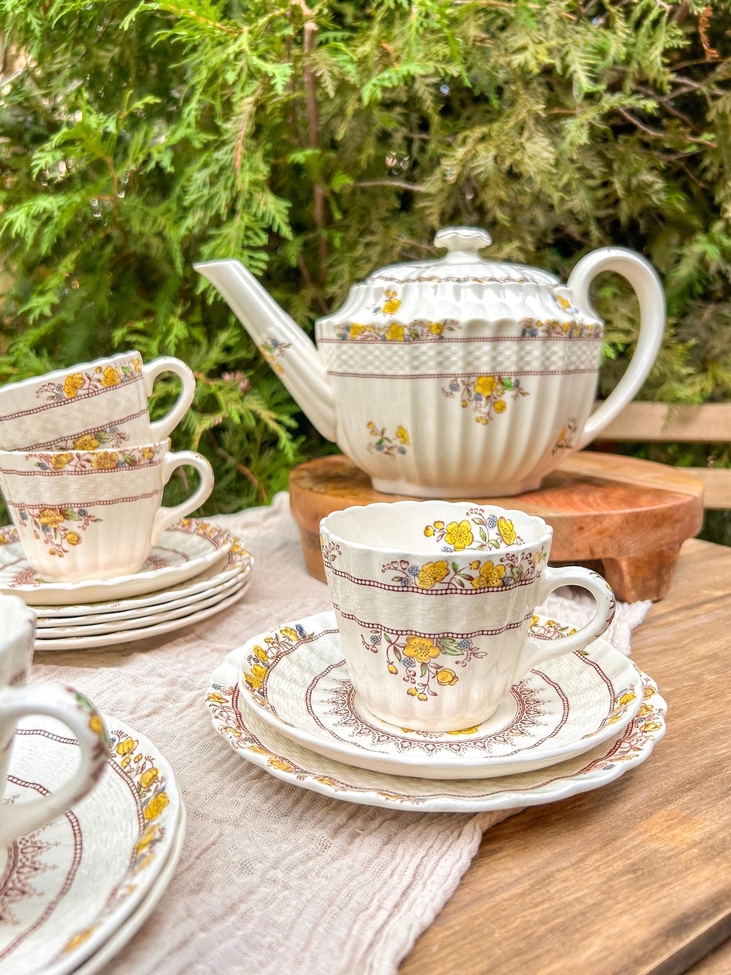 Spode England and Copeland Buttercup Tea Pot & Set Selection