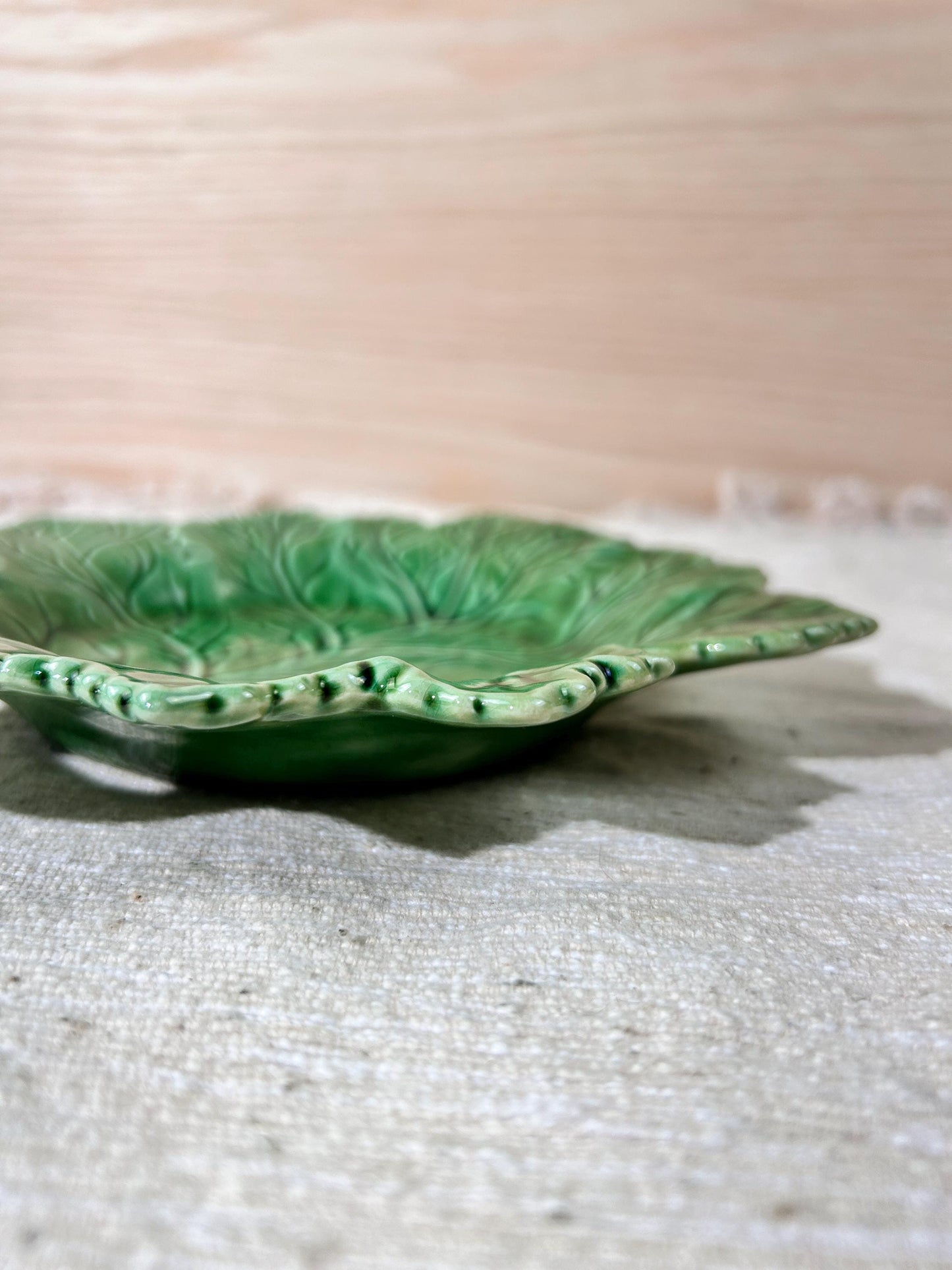 Green Cabbage Ware Leaf Dish