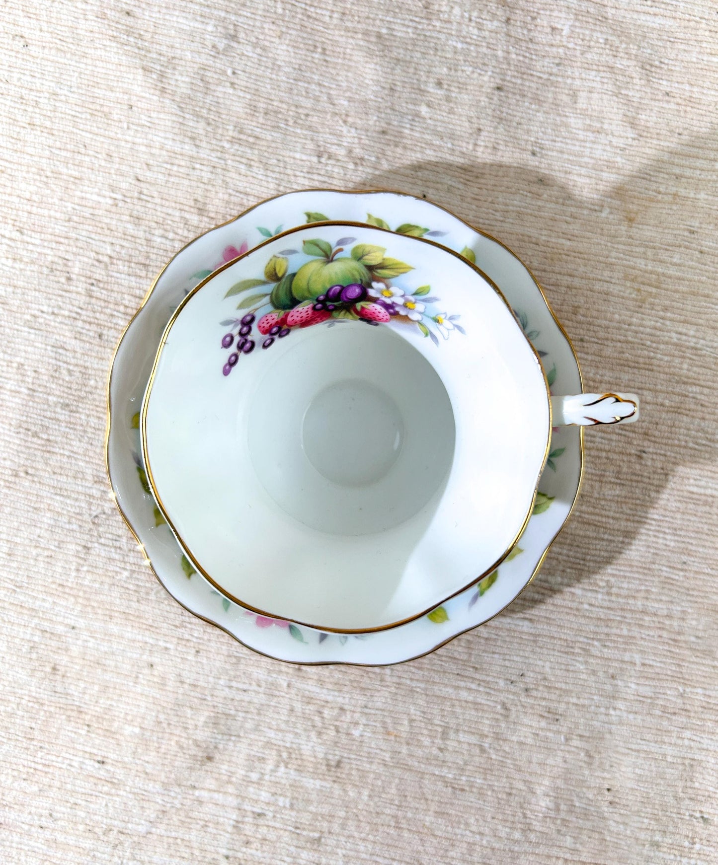 Royal Albert Country Fayre Series Somerset Fine Bone China Teacup & Saucer