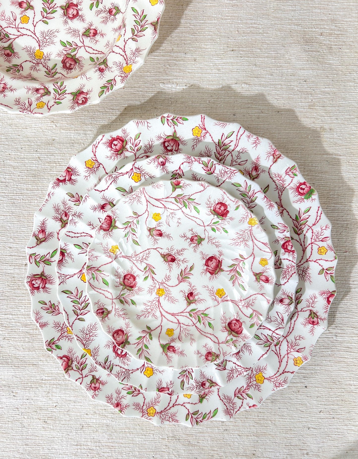 Copeland Spode Rosebud Chintz Bread Dinner Plates & Soup Bowls Pink Vine