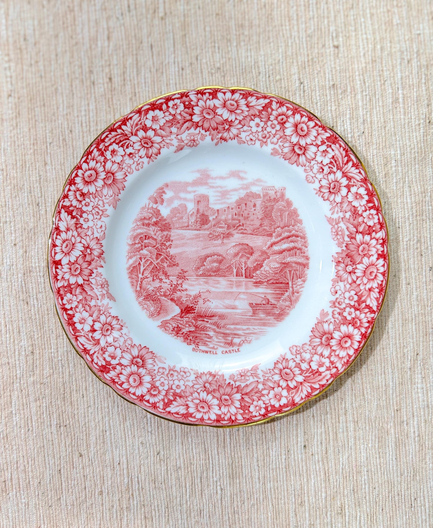 HM Sutherland Red and White Historical Britain Bone China Gold Gilt Plates