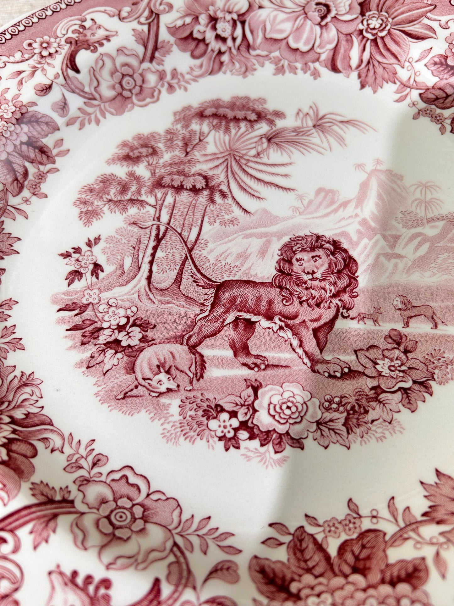 Spode Archive Collection Red & White Plate Aesop's Fables Castle