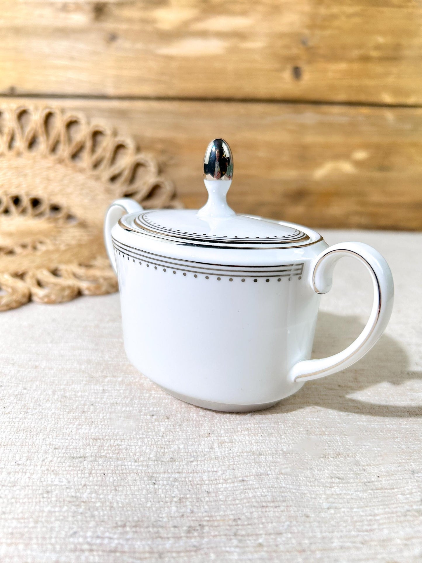 Wedgwood Vera Wang Grosgrain Sugar Bowl Platinum Gilt Bone China